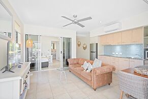 Sea Point On Trinity Beach