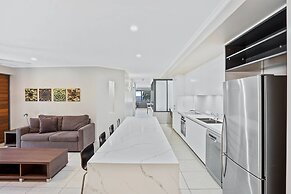 Sea Point On Trinity Beach