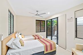 Sea Point On Trinity Beach