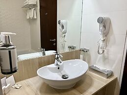 City Hotel