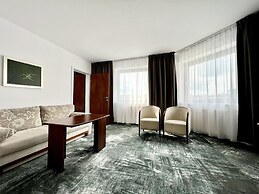 City Hotel