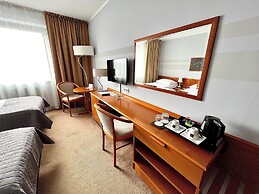 City Hotel