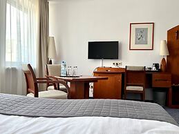 City Hotel