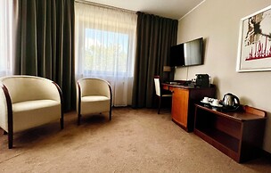 City Hotel