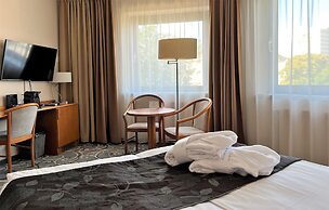 City Hotel