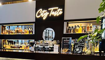City Hotel