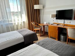 City Hotel