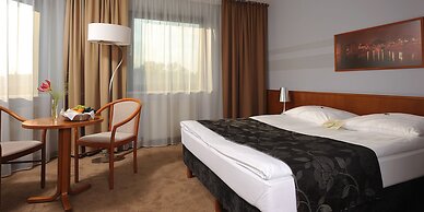 City Hotel