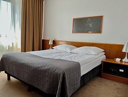 City Hotel