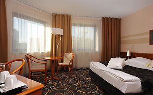 City Hotel