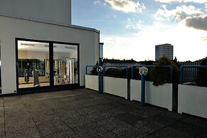 City Hotel