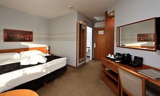 City Hotel