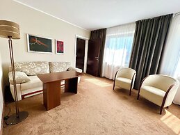 City Hotel