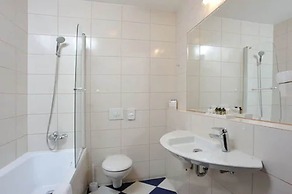 City Hotel