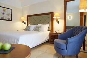 Giannoulis – Cavo Spada Luxury Sports & Leisure Resort & Spa