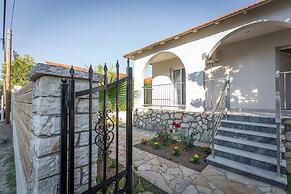 Acharavi Beach Hotel