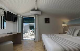 Acharavi Beach Hotel