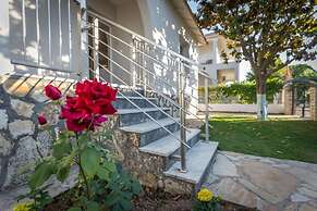 Acharavi Beach Hotel