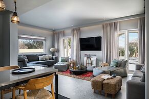 Acharavi Beach Hotel