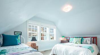 Seaside Vacation Homes