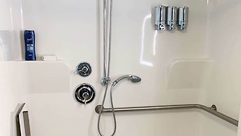 Waterfront Inn PHL Airport