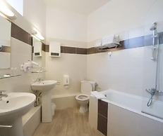 Hotel Adour