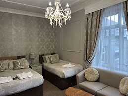 Tanes Hotel