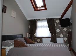 Tanes Hotel