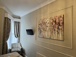 Tanes Hotel