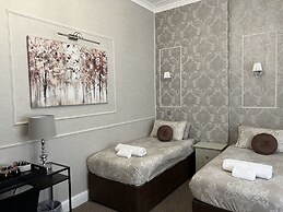 Tanes Hotel