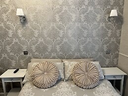 Tanes Hotel