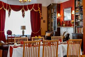 Tanes Hotel