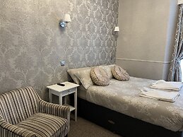 Tanes Hotel