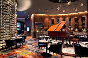 Delta Hotels by Marriott Burnaby Conference Centre