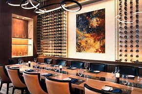 Delta Hotels by Marriott Burnaby Conference Centre