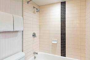 Delta Hotels by Marriott Burnaby Conference Centre