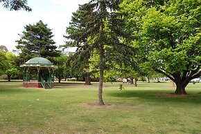 Bridges on Argyle Motel & Apartments