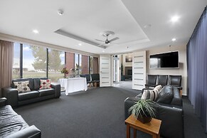 Bridges on Argyle Motel & Apartments