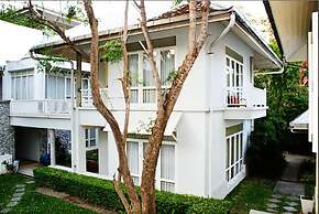 Baan Bayan Beach Hotel