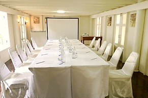 Baan Bayan Beach Hotel