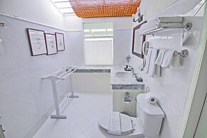 Baan Bayan Beach Hotel