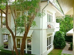 Baan Bayan Beach Hotel