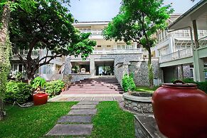 Baan Bayan Beach Hotel