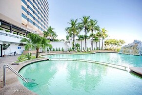 Topland Hotel & Convention Centre