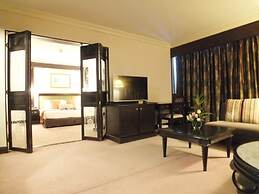 Topland Hotel & Convention Centre