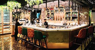 Topland Hotel & Convention Centre