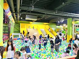 Topland Hotel & Convention Centre