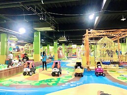 Topland Hotel & Convention Centre