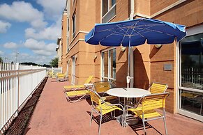 Fairfield Inn & Suites by Marriott Milwaukee Airport