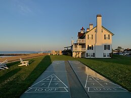 Lighthouse Inn